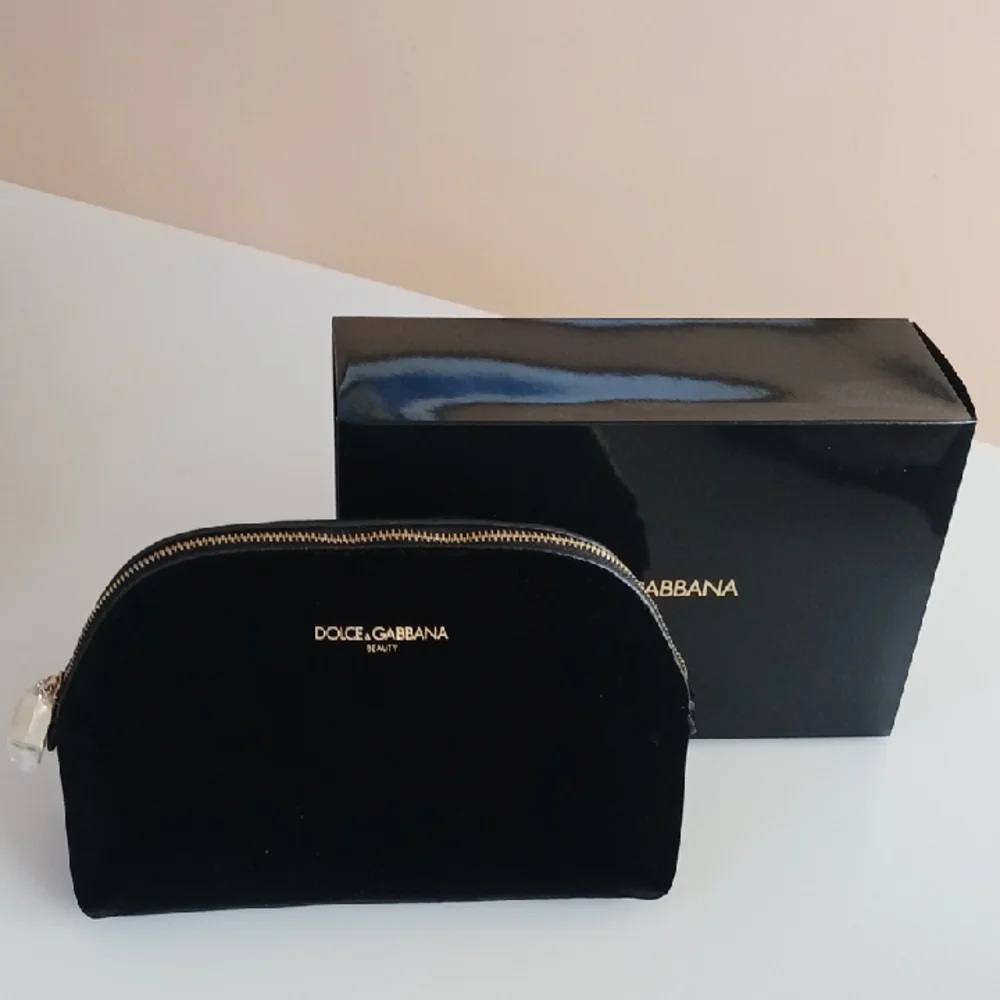 NWOT Dolce & Gabbana Cosmetic Bag - Picture 1 of 9